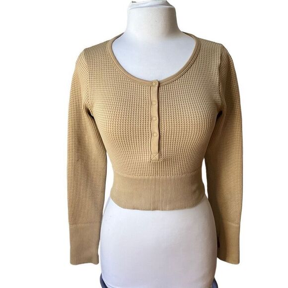 Aerie Offline Main Squeeze Waffle Crop Henley. Tan. Small - Picture 2 of 10